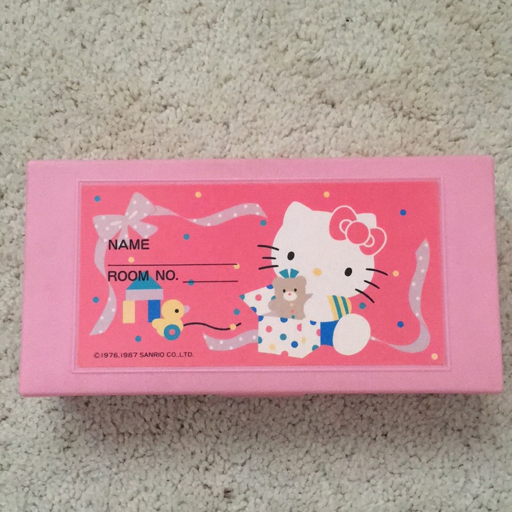 Hello Kitty box